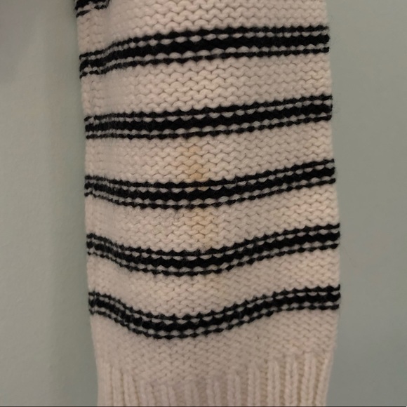 LIMITED TIME DISCOUNTED SHIPPING! H&M Black and White Stripe Crop Knit Sweater - Picture 15 of 16